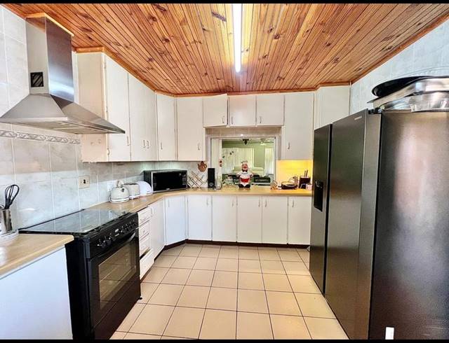 3 BEDROOM COMPLEX FOR SALE IN SCOTTSVILLE